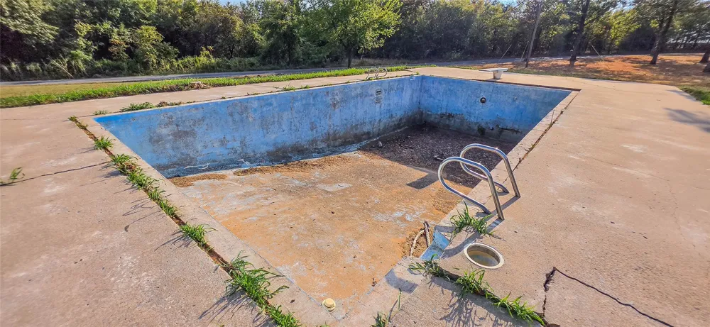 422311 E 1142 ROAD Eufaula, OK 74432