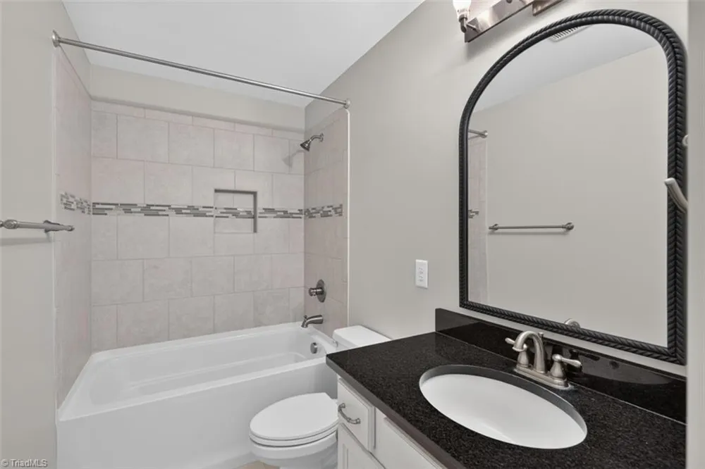 7807 Winterbourne Drive Summerfield, NC 27358