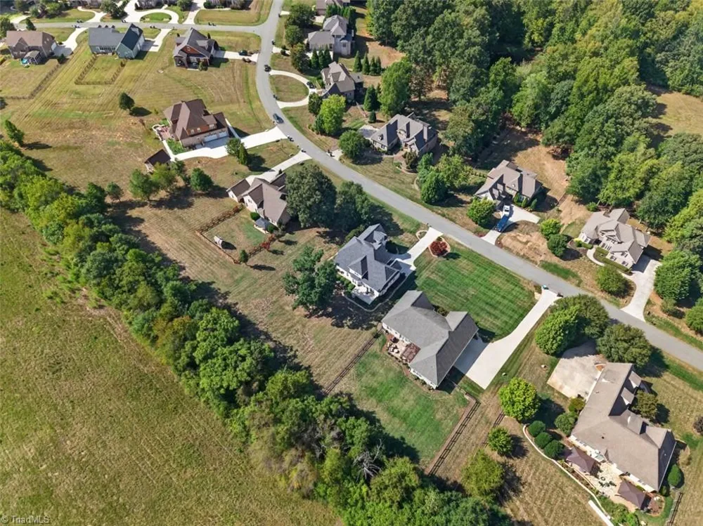 7807 Winterbourne Drive Summerfield, NC 27358