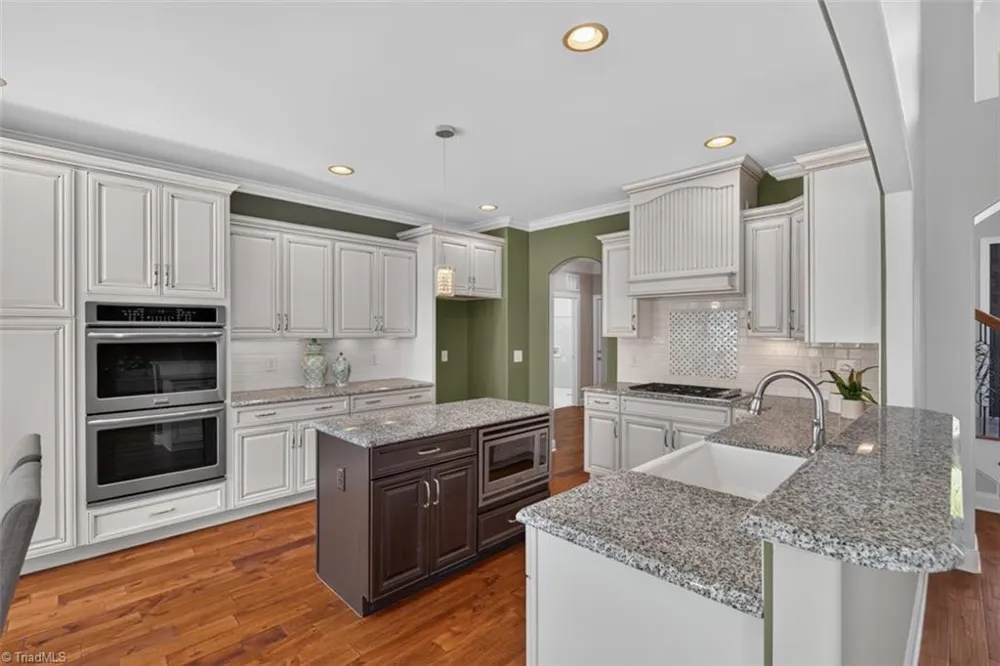 7807 Winterbourne Drive Summerfield, NC 27358
