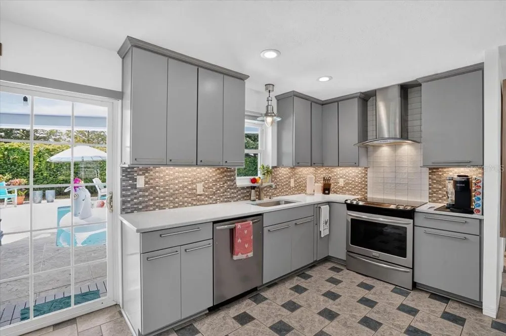 3432 79TH STREET St Petersburg, FL 33710