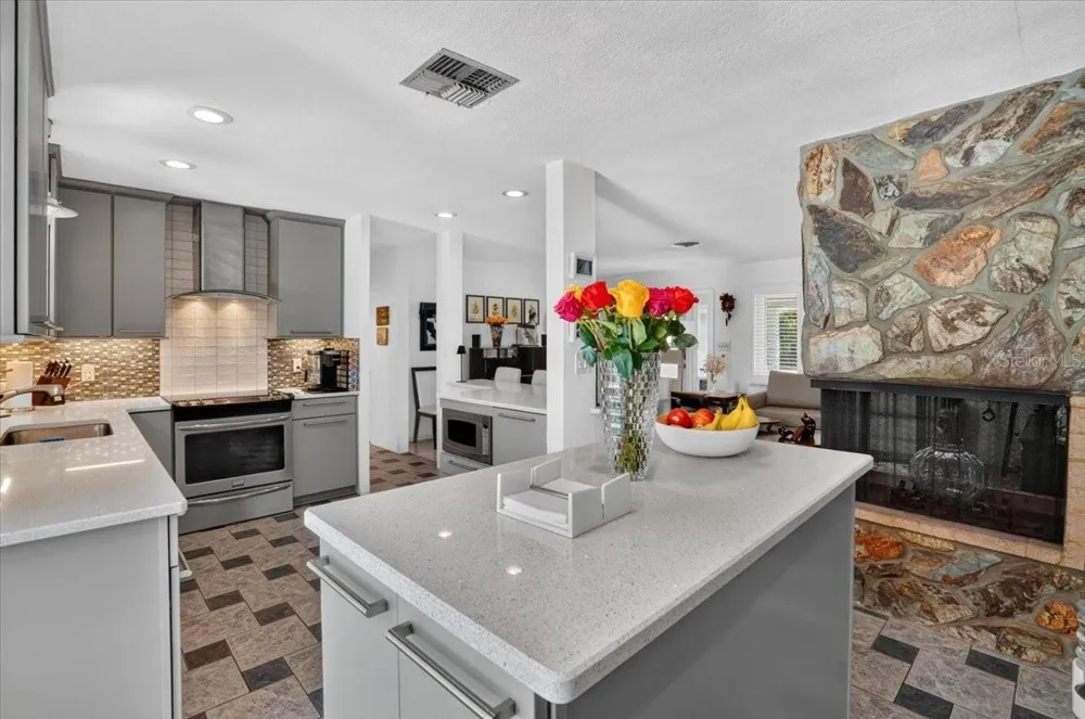 3432 79TH STREET St Petersburg, FL 33710