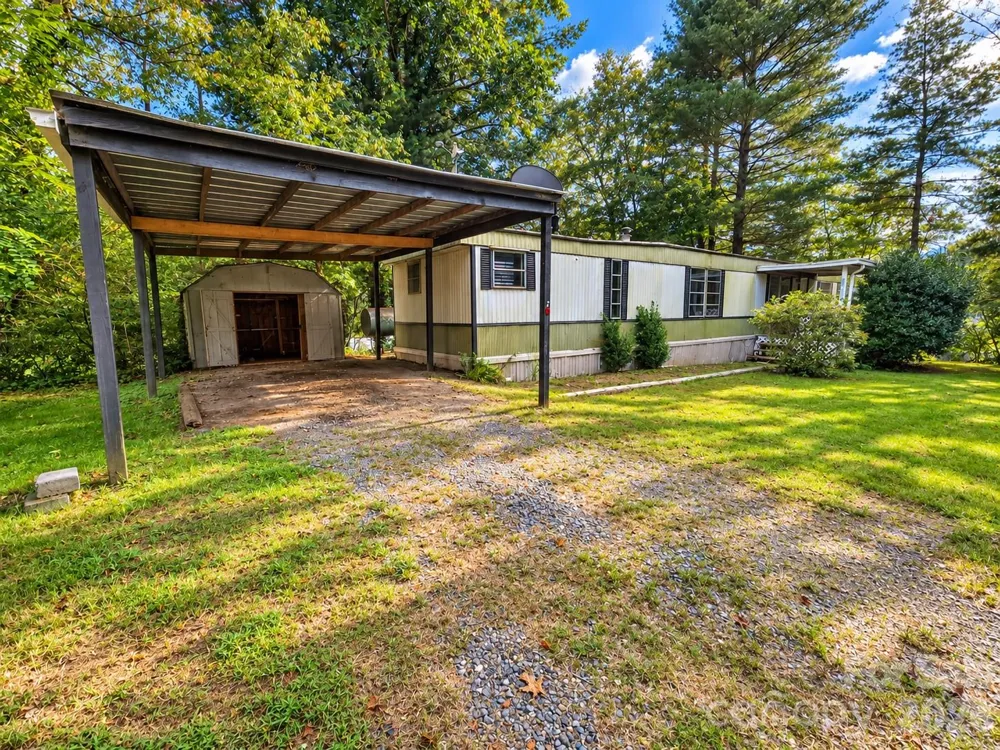 1491 Prices Creek Road Burnsville, NC 28714