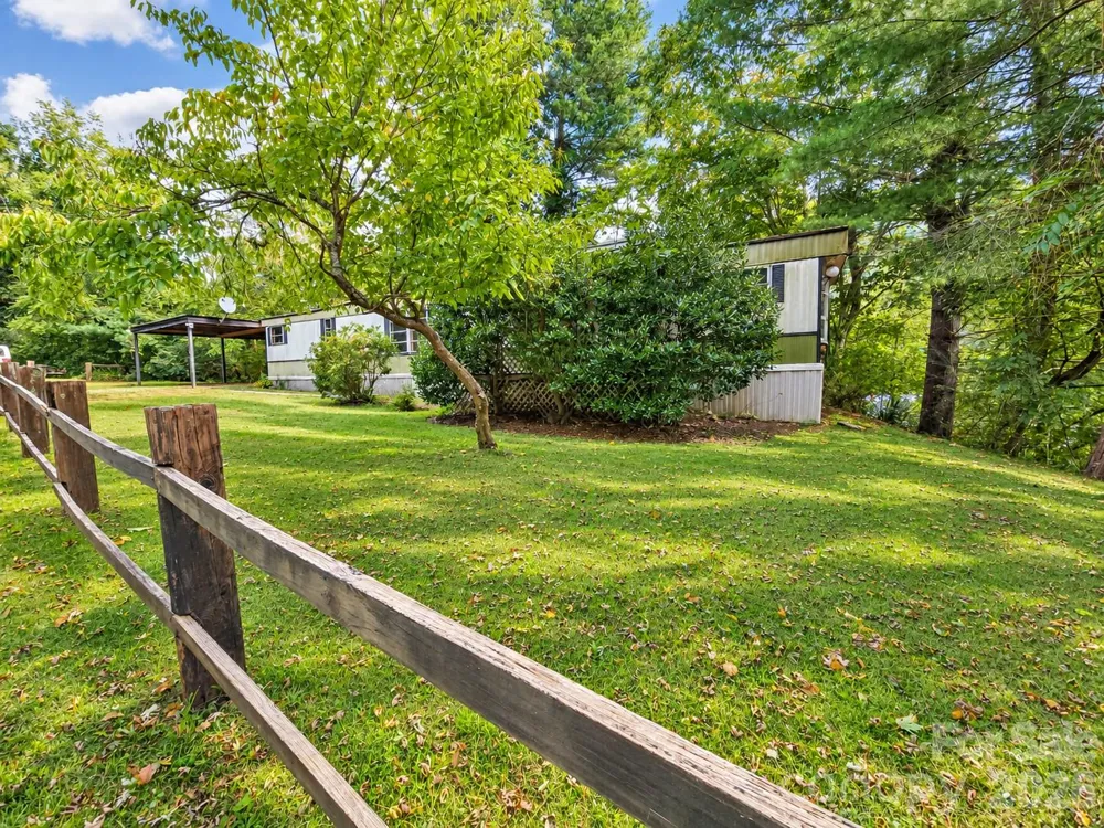 1491 Prices Creek Road Burnsville, NC 28714
