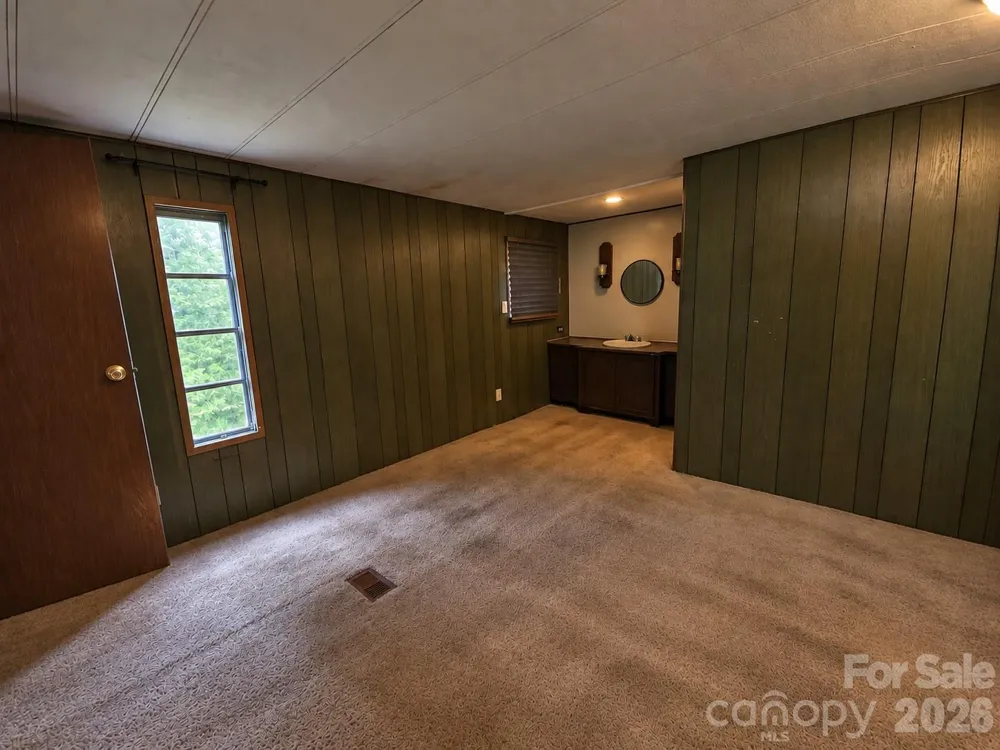 1491 Prices Creek Road Burnsville, NC 28714