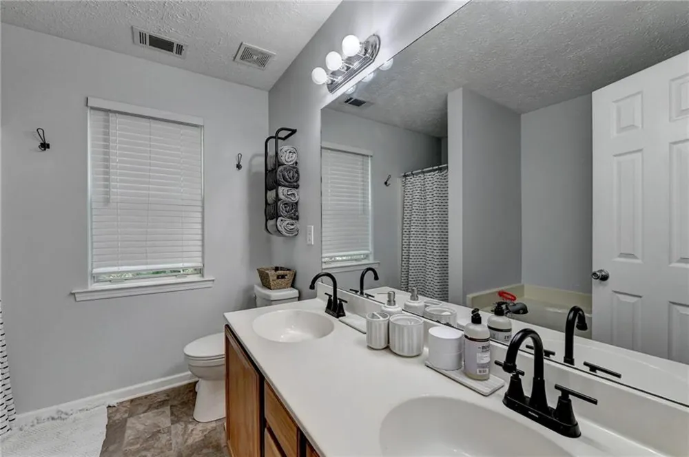 16 River Oak Court Dawsonville, GA 30534