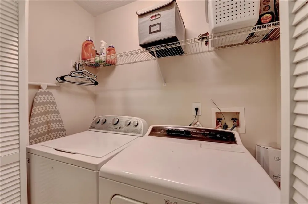 16 River Oak Court Dawsonville, GA 30534