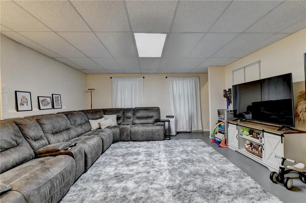 16 River Oak Court Dawsonville, GA 30534