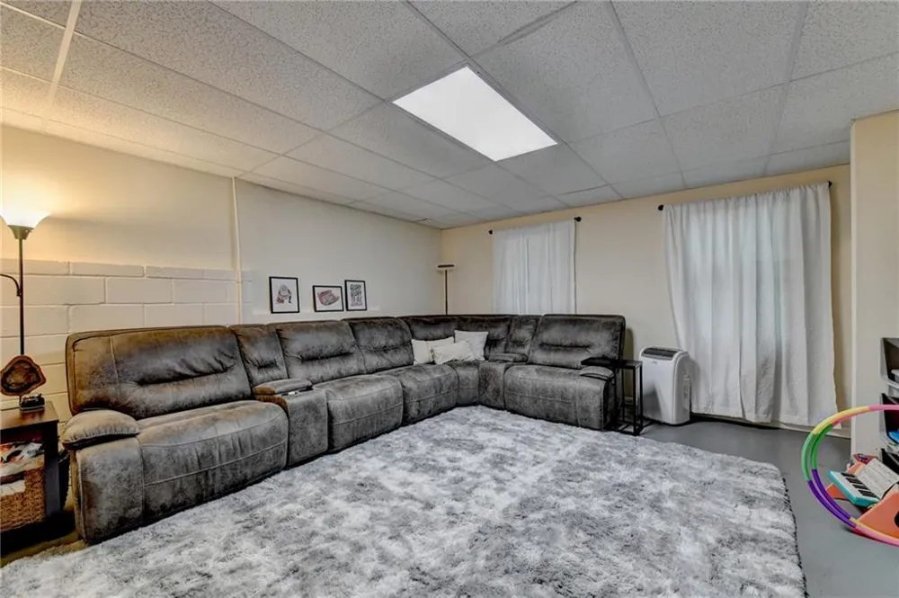 16 River Oak Court Dawsonville, GA 30534