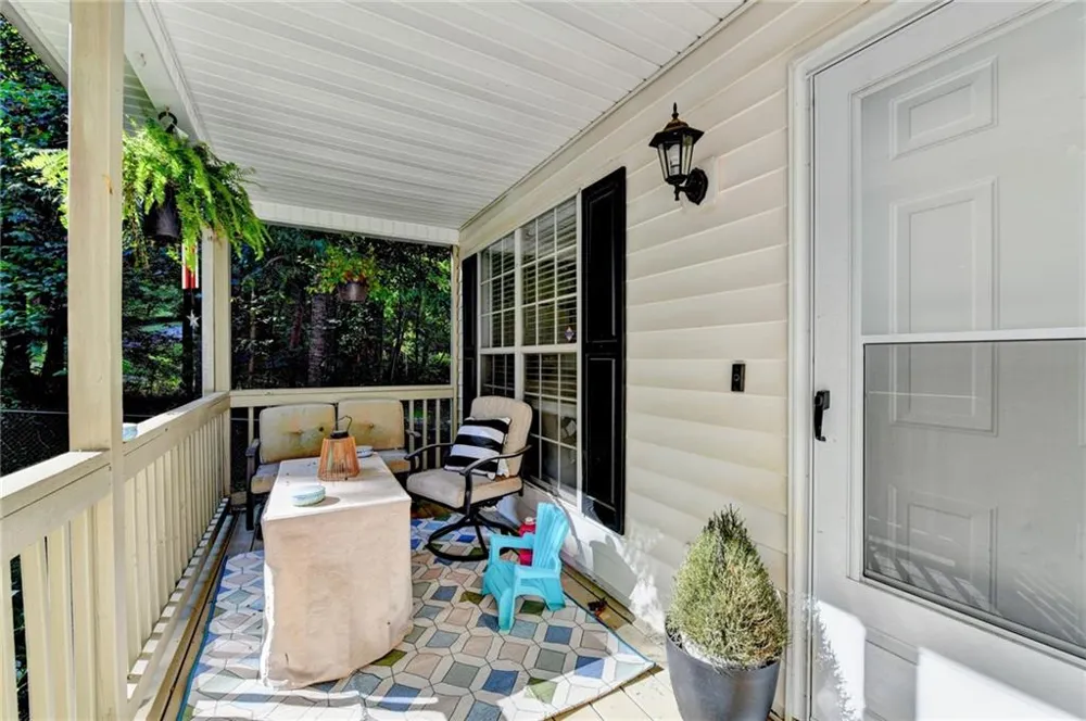16 River Oak Court Dawsonville, GA 30534