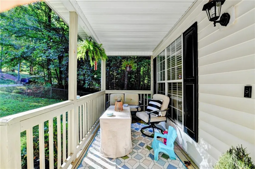 16 River Oak Court Dawsonville, GA 30534