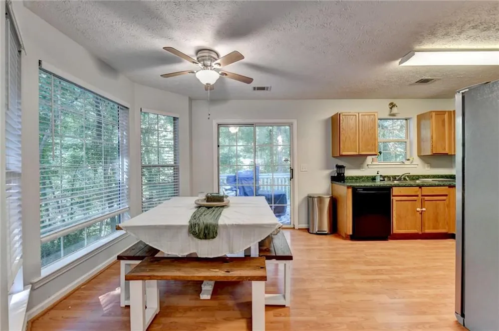 16 River Oak Court Dawsonville, GA 30534