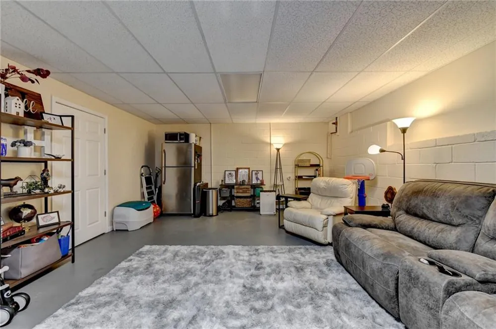 16 River Oak Court Dawsonville, GA 30534