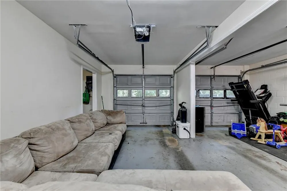 16 River Oak Court Dawsonville, GA 30534