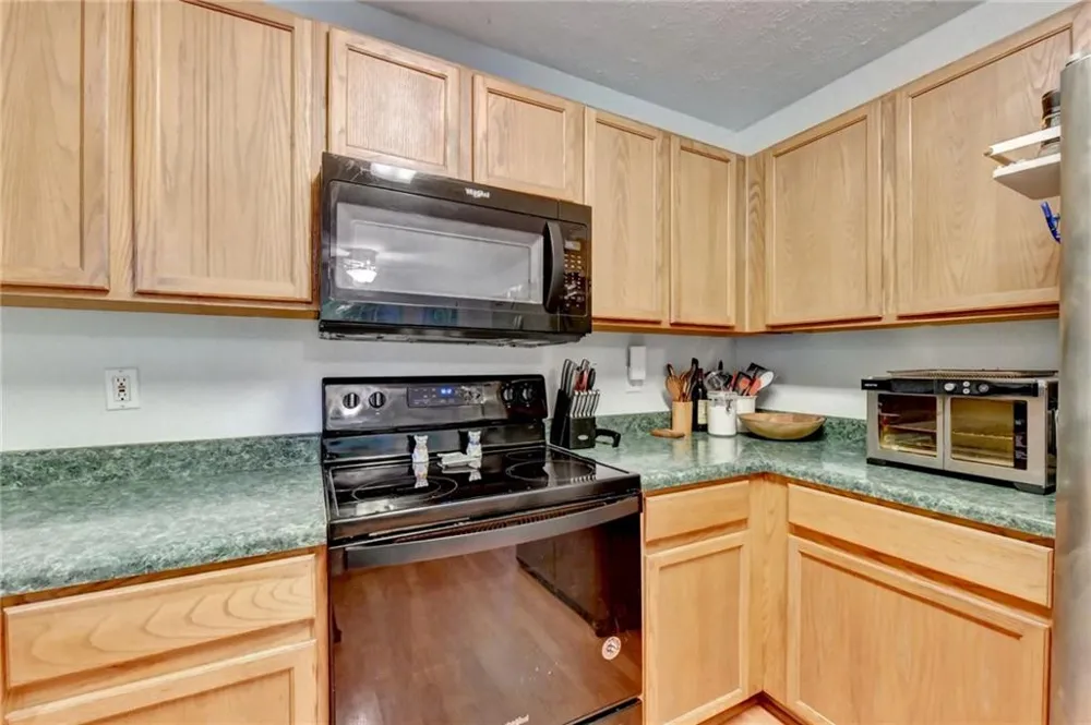 16 River Oak Court Dawsonville, GA 30534