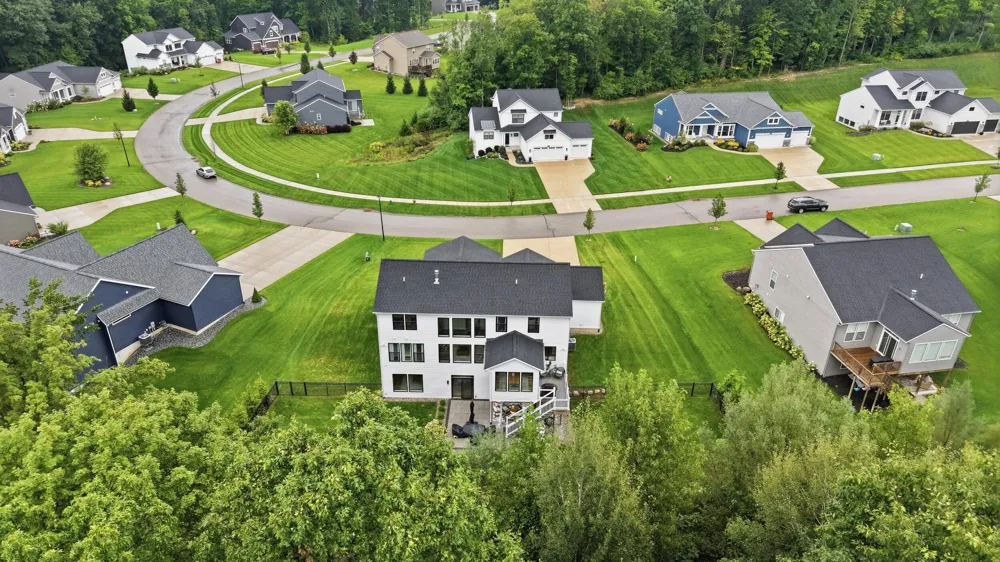 9336 Sunset Ridge Drive NE Algoma Township, MI 49341
