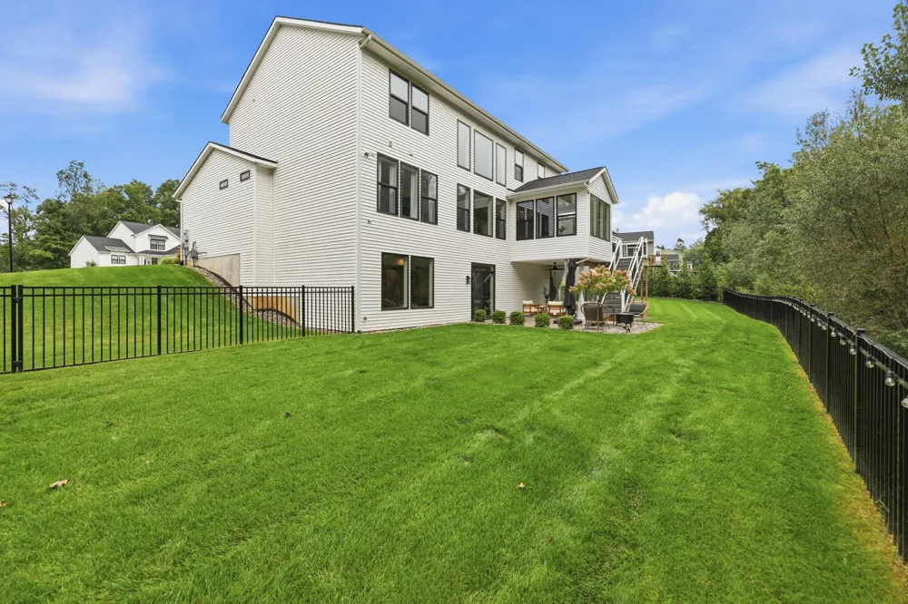 9336 Sunset Ridge Drive NE Algoma Township, MI 49341