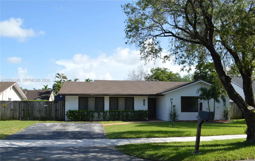 13304 SW 102nd Ter Miami, FL 33186