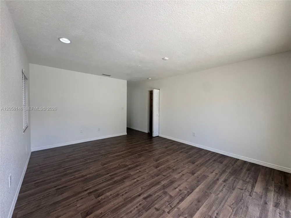 13304 SW 102nd Ter Miami, FL 33186