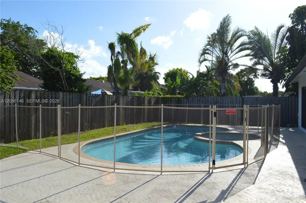 13304 SW 102nd Ter Miami, FL 33186