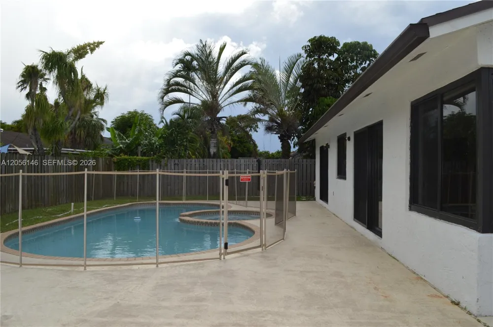 13304 SW 102nd Ter Miami, FL 33186