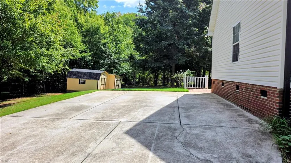 1096 Tuttle Road Rural Hall, NC 27045