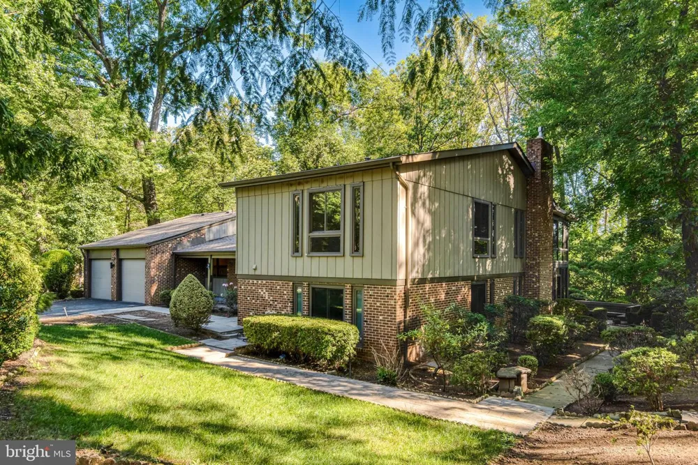 9022 TRAILRIDGE COURT Vienna, VA 22182