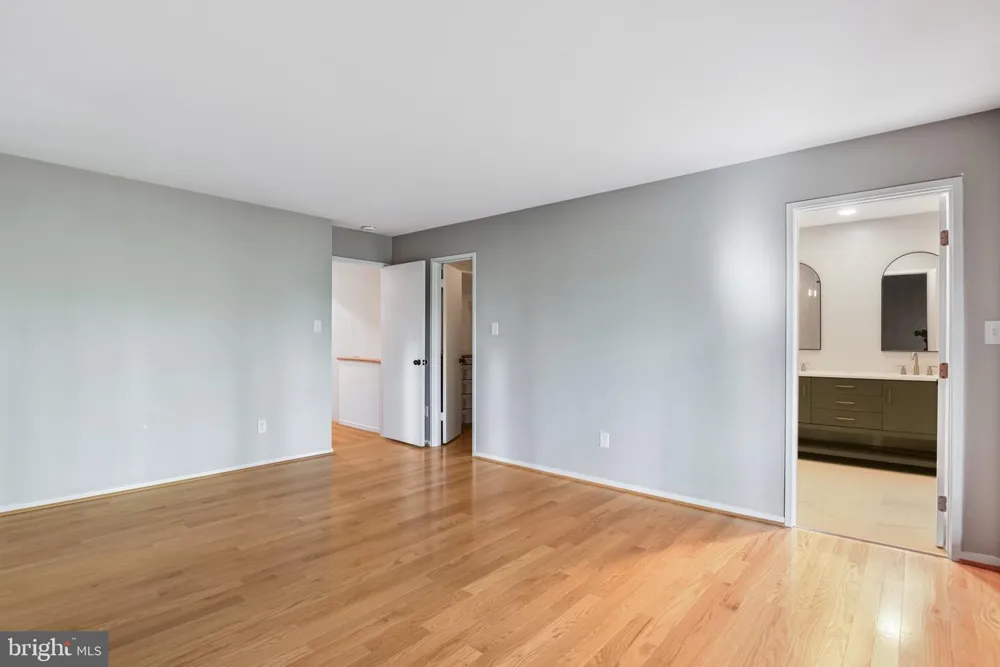 9022 TRAILRIDGE COURT Vienna, VA 22182