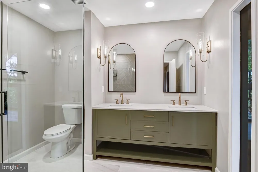 9022 TRAILRIDGE COURT Vienna, VA 22182