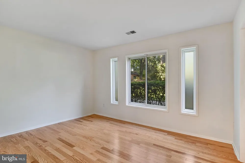 9022 TRAILRIDGE COURT Vienna, VA 22182
