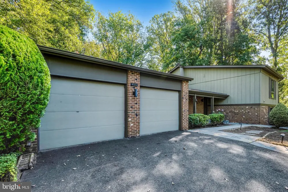 9022 TRAILRIDGE COURT Vienna, VA 22182