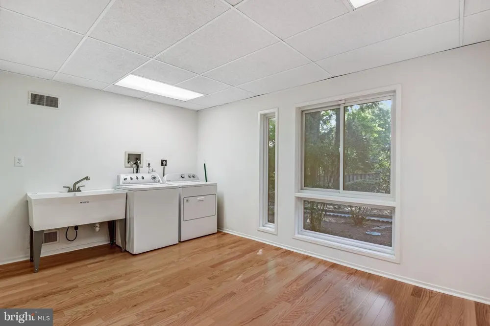 9022 TRAILRIDGE COURT Vienna, VA 22182