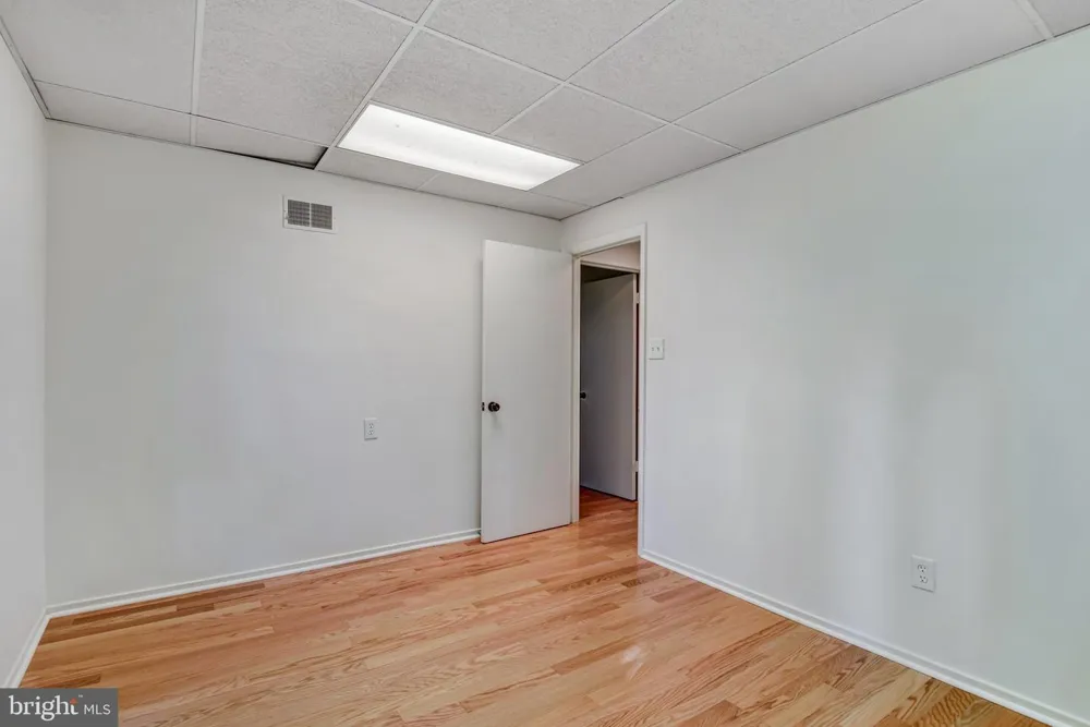 9022 TRAILRIDGE COURT Vienna, VA 22182