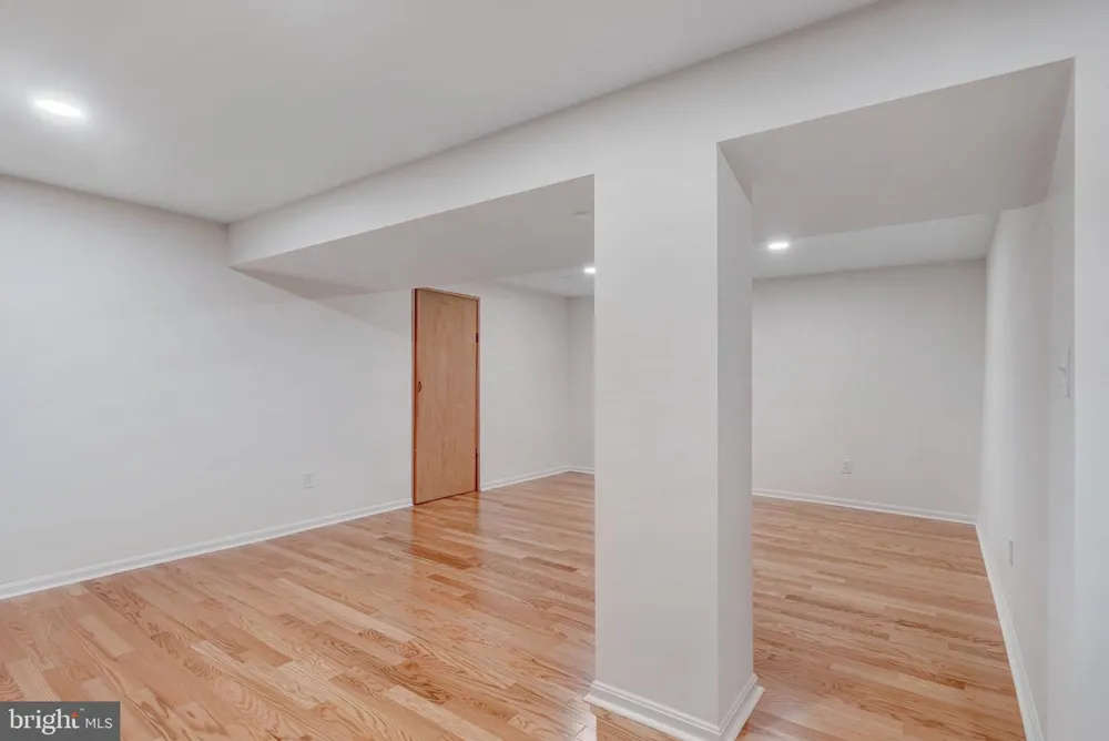 9022 TRAILRIDGE COURT Vienna, VA 22182