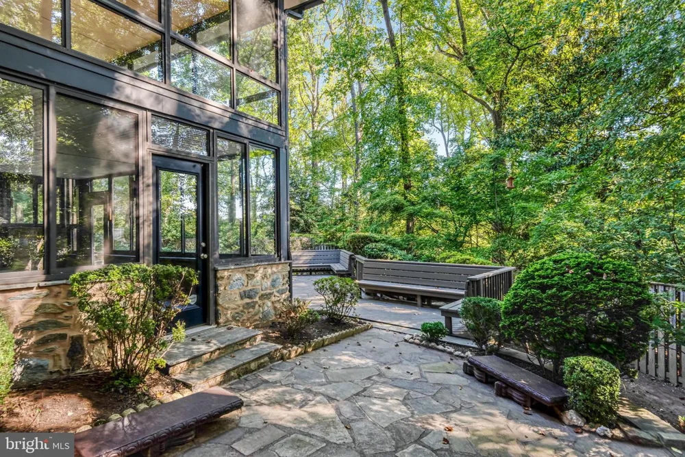 9022 TRAILRIDGE COURT Vienna, VA 22182