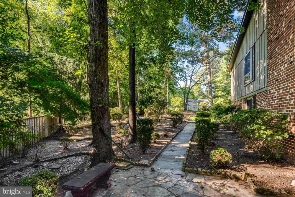 9022 TRAILRIDGE COURT Vienna, VA 22182