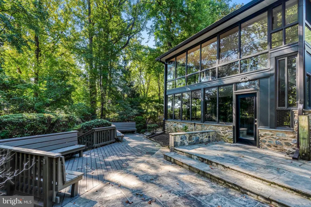 9022 TRAILRIDGE COURT Vienna, VA 22182