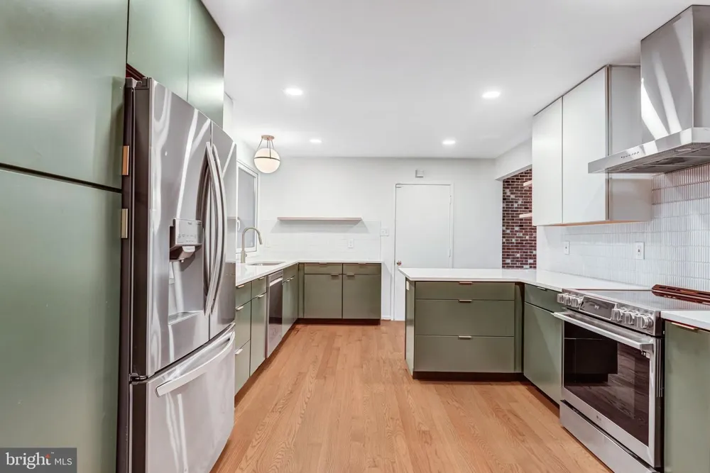 9022 TRAILRIDGE COURT Vienna, VA 22182