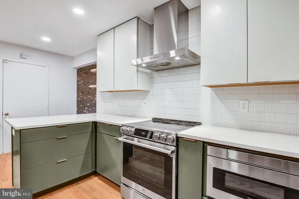 9022 TRAILRIDGE COURT Vienna, VA 22182