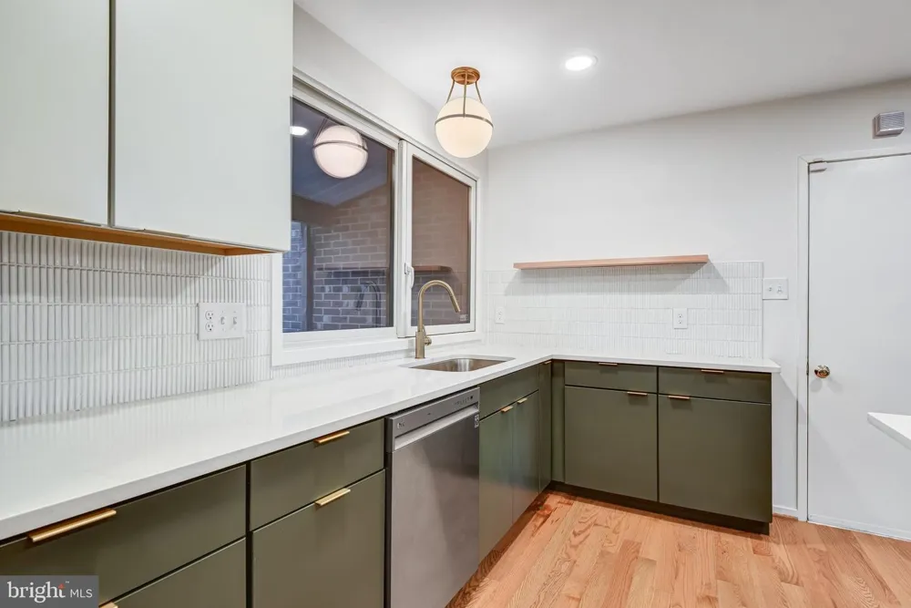 9022 TRAILRIDGE COURT Vienna, VA 22182