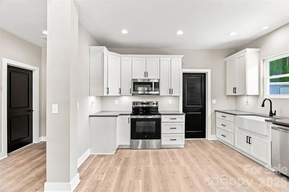 156 Edwards Avenue Swannanoa, NC 28778