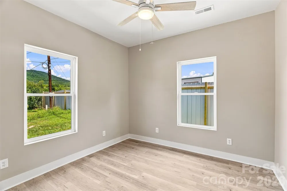 156 Edwards Avenue Swannanoa, NC 28778