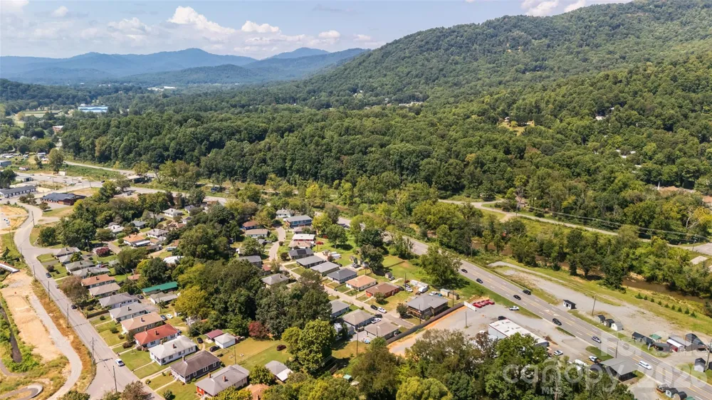 156 Edwards Avenue Swannanoa, NC 28778