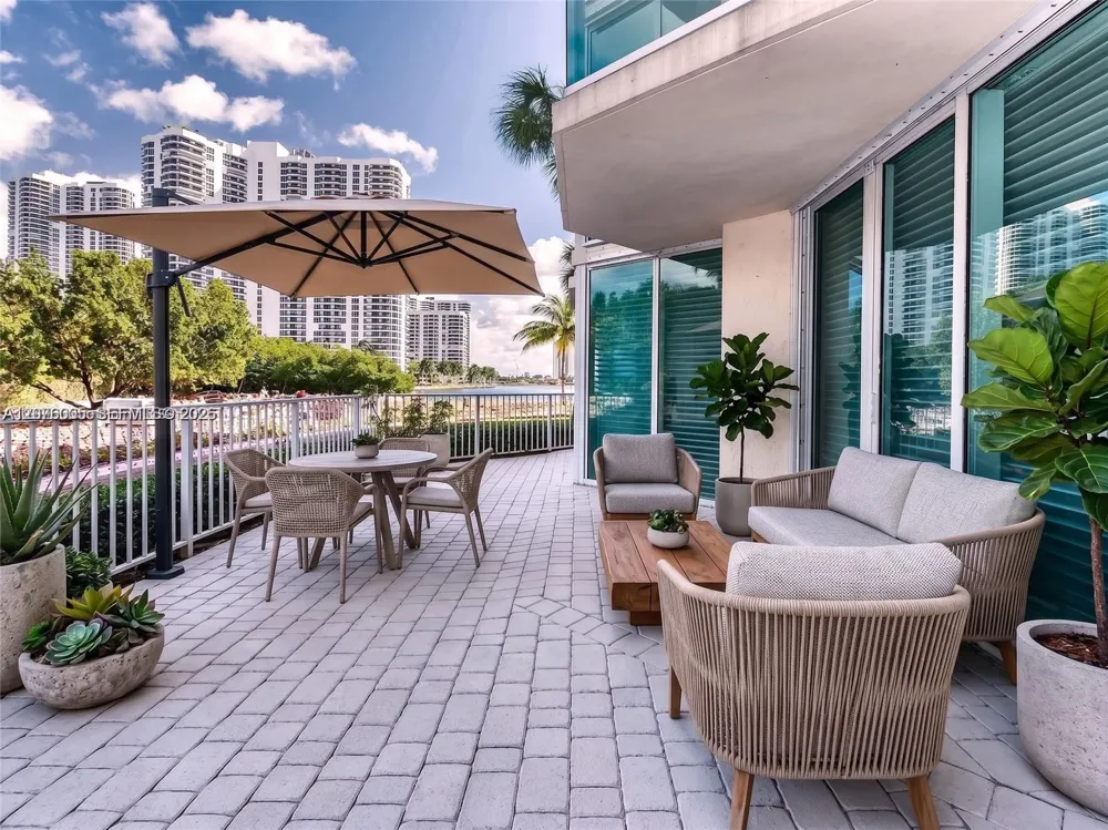 3370 Hidden Bay Dr #102 Aventura, FL 33180