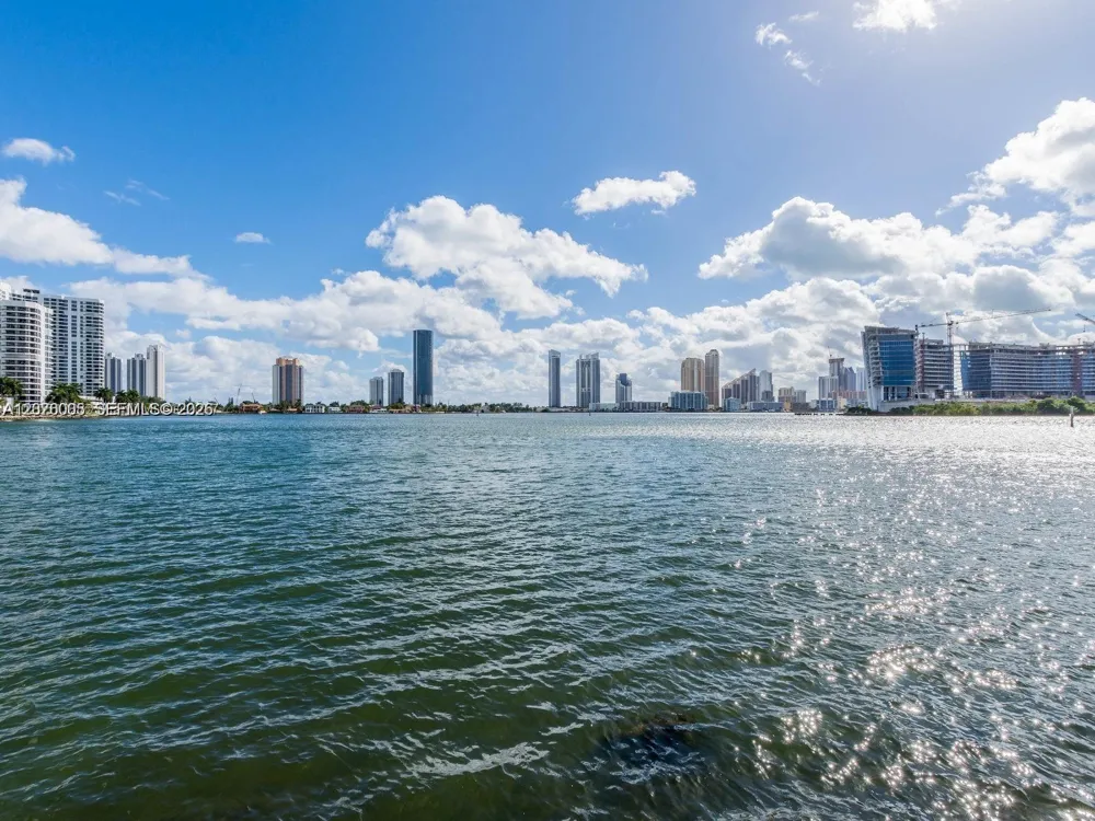 3370 Hidden Bay Dr #102 Aventura, FL 33180