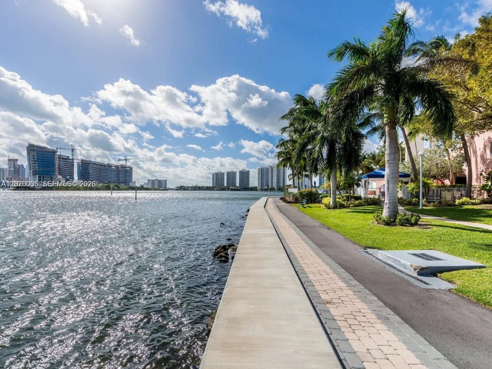 3370 Hidden Bay Dr #102 Aventura, FL 33180