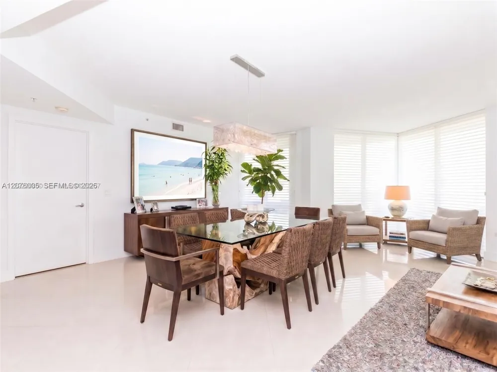 3370 Hidden Bay Dr #102 Aventura, FL 33180