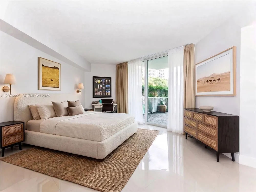 3370 Hidden Bay Dr #102 Aventura, FL 33180