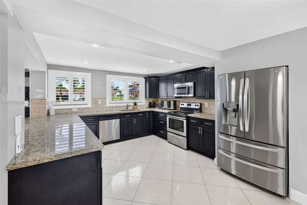 2518 Tortugas Ln Fort Lauderdale, FL 33312