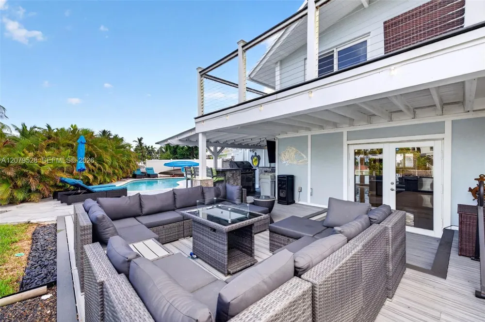 2518 Tortugas Ln Fort Lauderdale, FL 33312